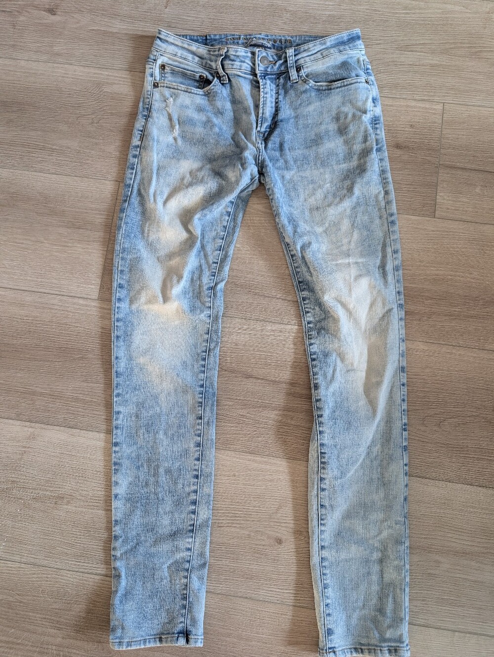 American Eagle Outfitters Light Wash Skinny Jeans